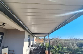 pergola na balkonskom prostoru